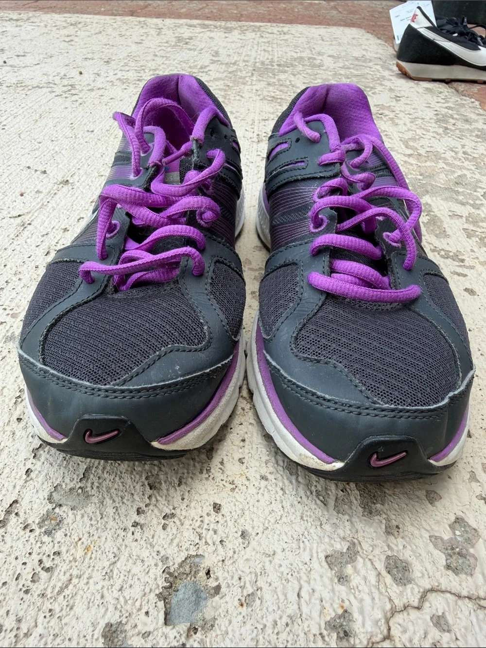Nike Women's Black and Purple Athletic Running Shoes